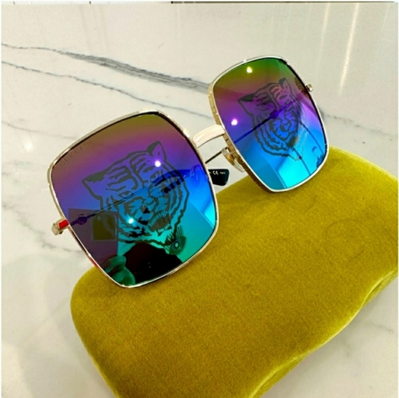 Authentic Gucci Tiger Sunglasses w/ case - Picture 2 of 2